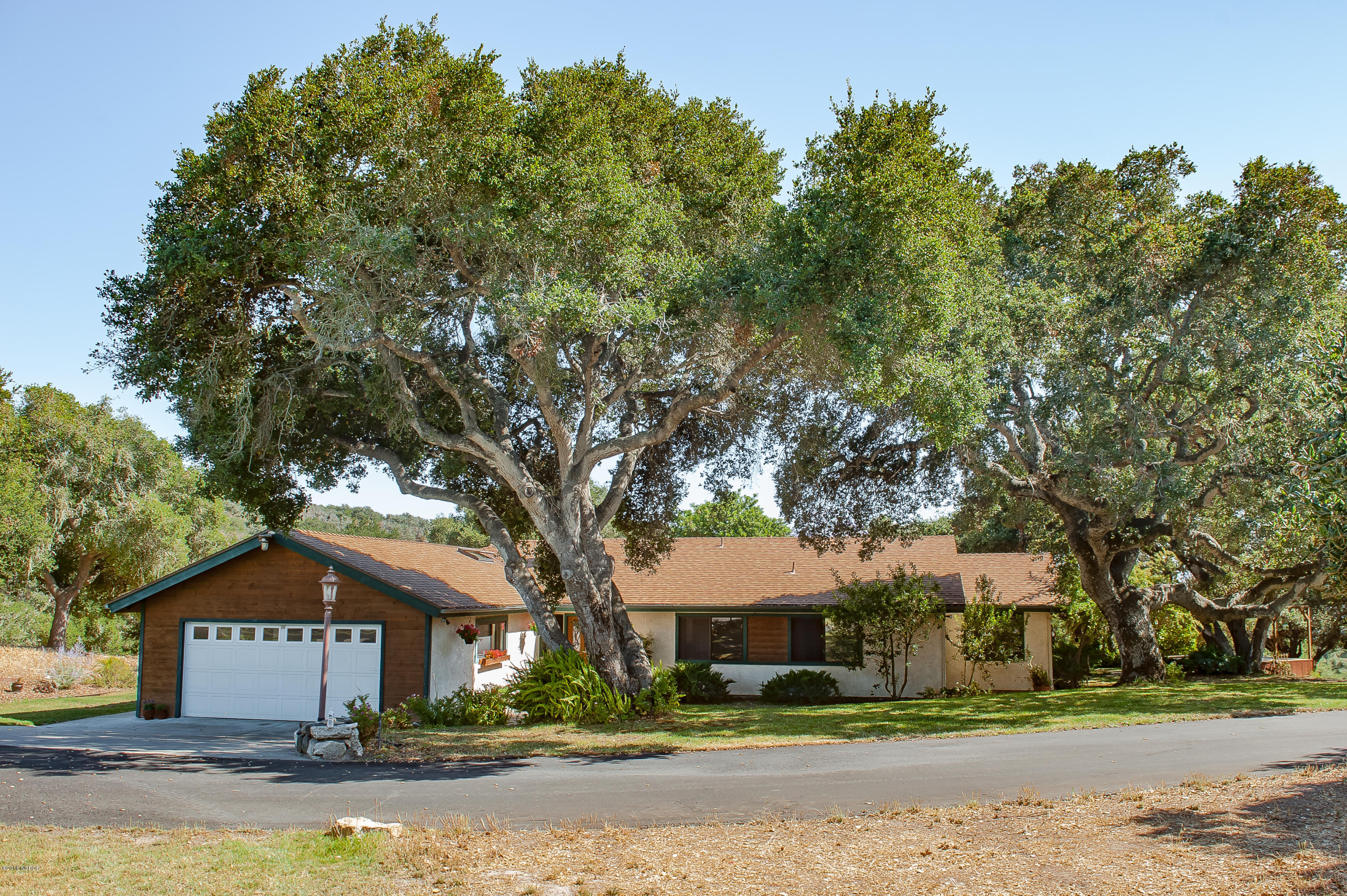 2980 Flora Lompoc, CA 93436 - Photo 90 of 92 PAVED DRIVEWAY