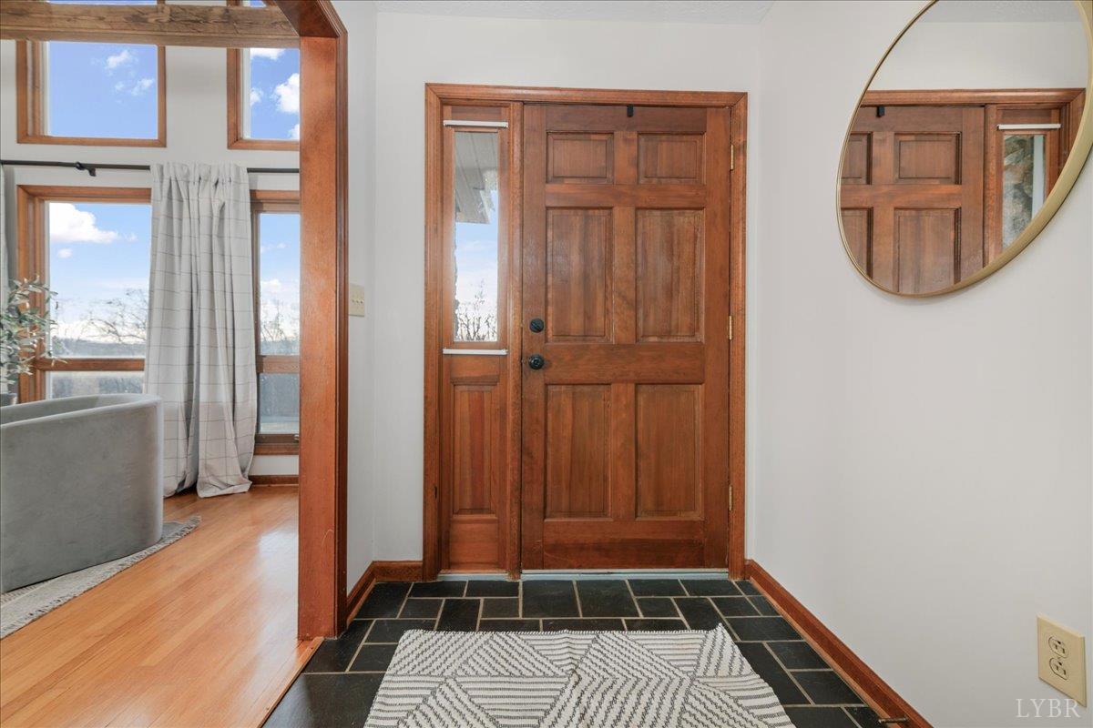 4087 Lowry Road Goode, VA 24556 - Photo 4 of 44 Gallery Image 4