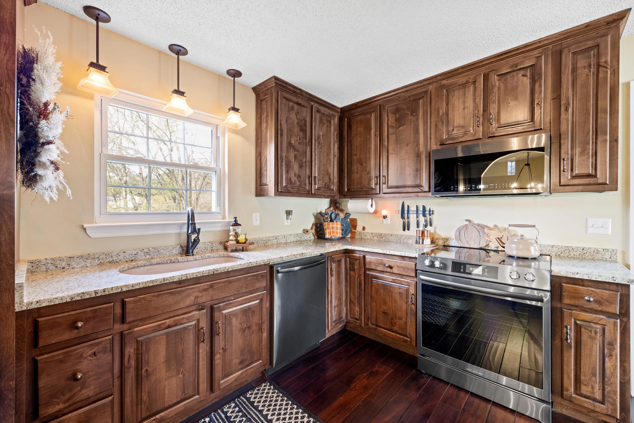 6057 Mill Road Hixson, TN 37343 - Photo 13 of 23 Kitchen