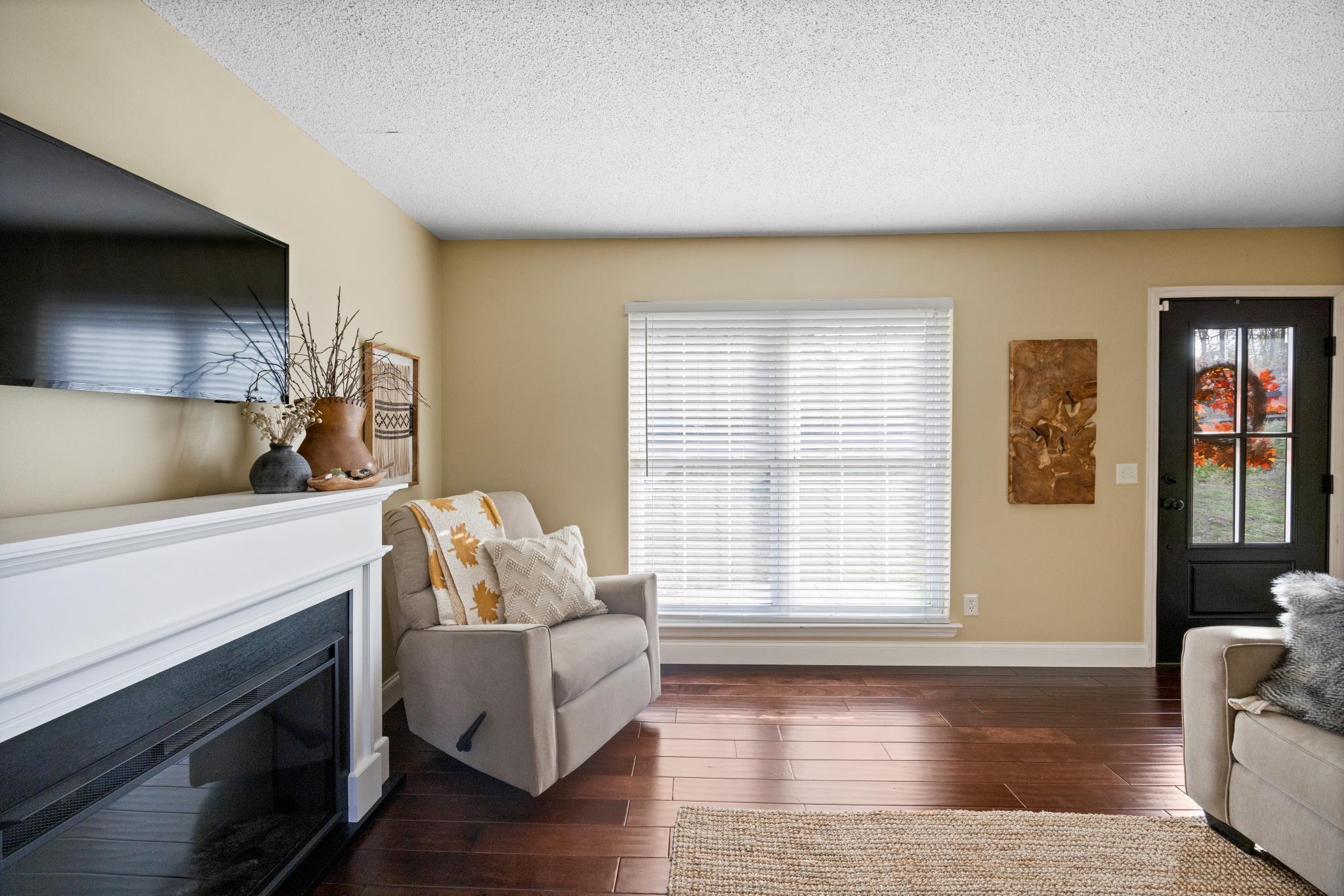 6057 Mill Road Hixson, TN 37343 - Photo 5 of 23 Living Room