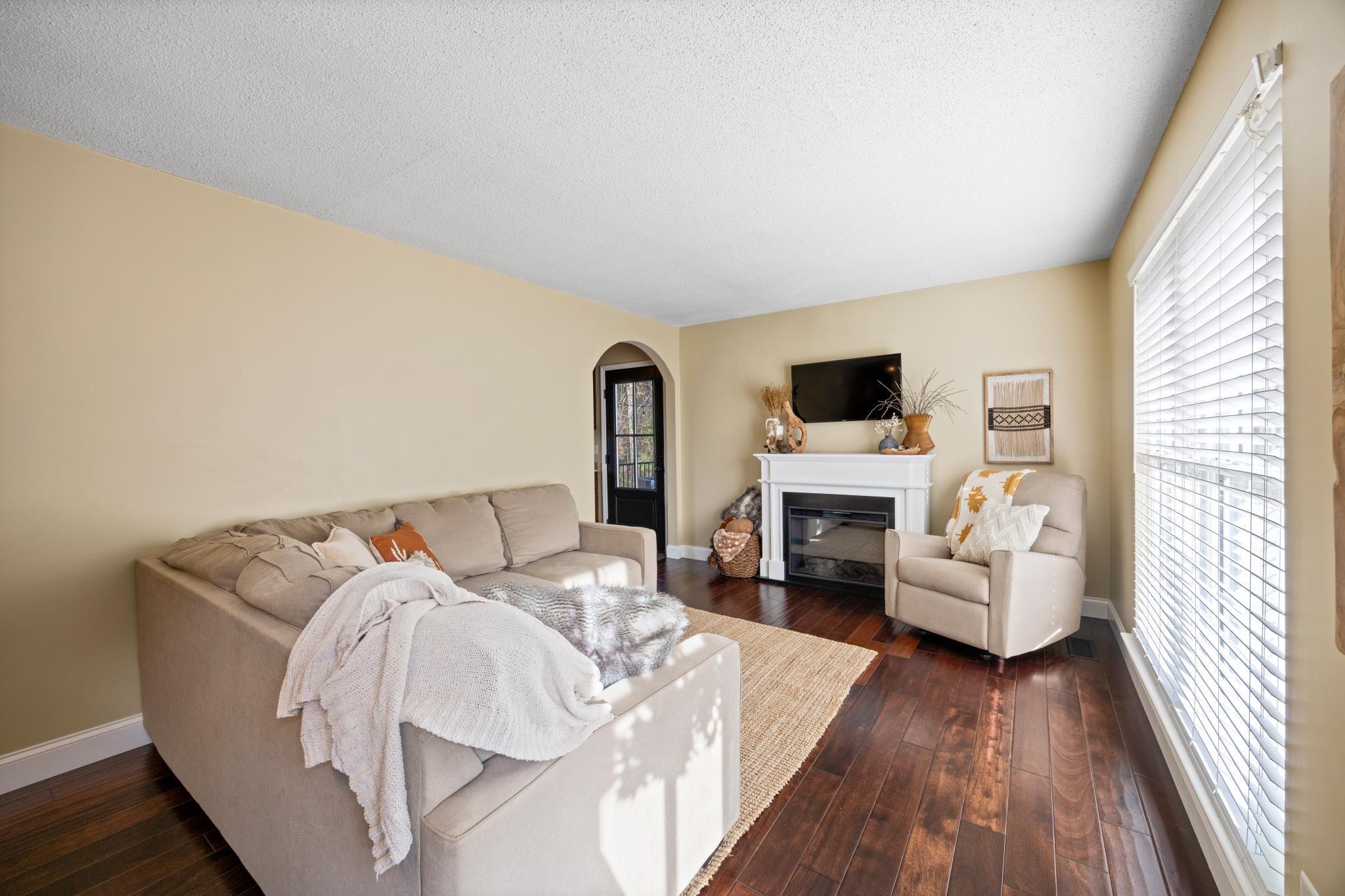 6057 Mill Road Hixson, TN 37343 - Photo 8 of 23 Living Room