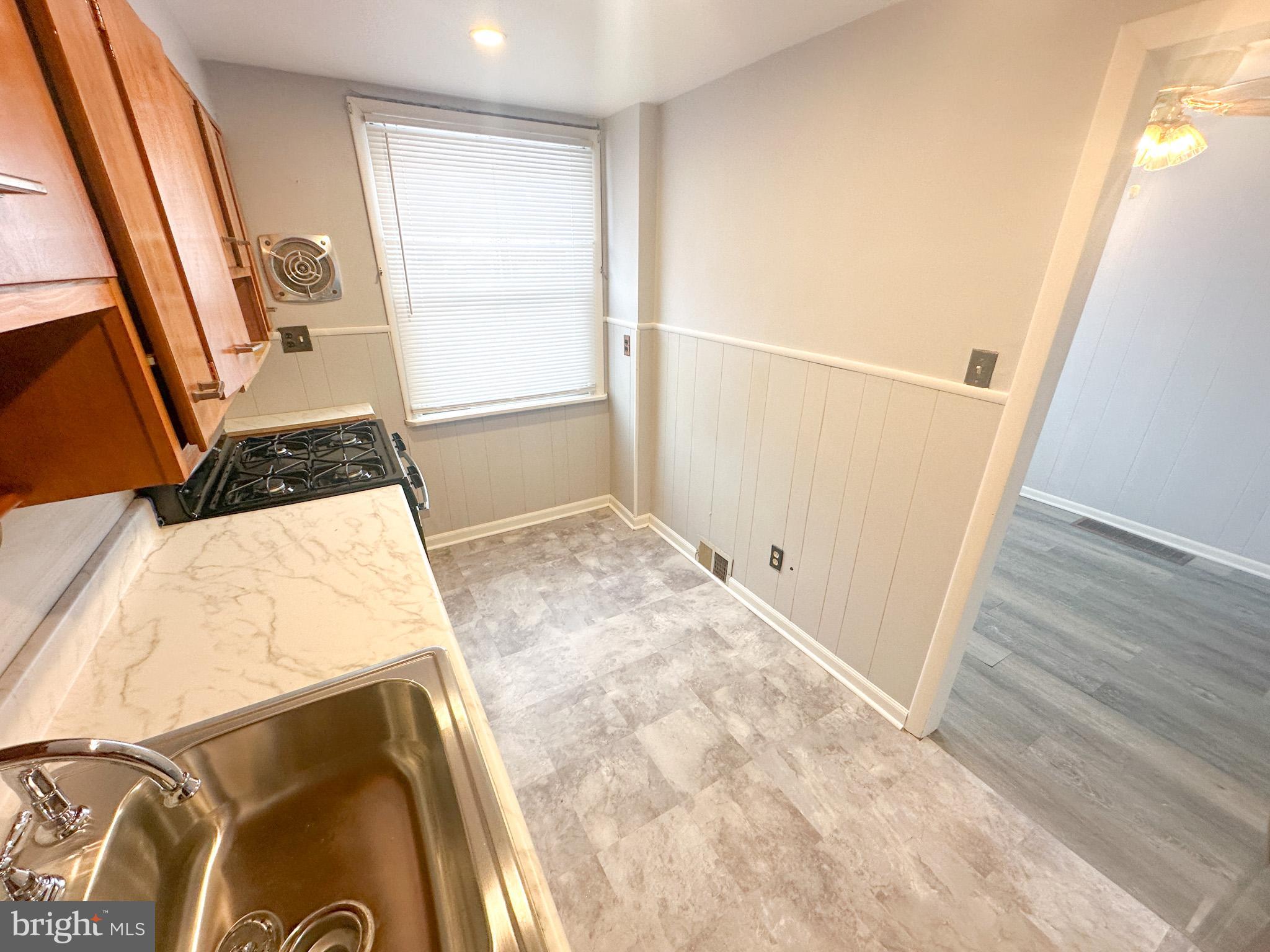 5335 Cottage Street Philadelphia, PA 19124 - Photo 3 of 19