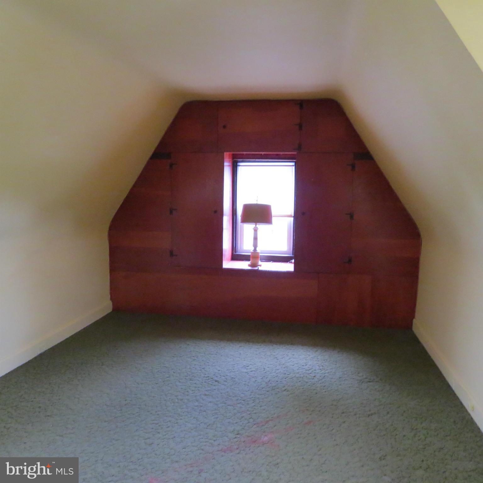 17 Township Road Dundalk, MD 21222 - Photo 16 of 25 a view of a small room