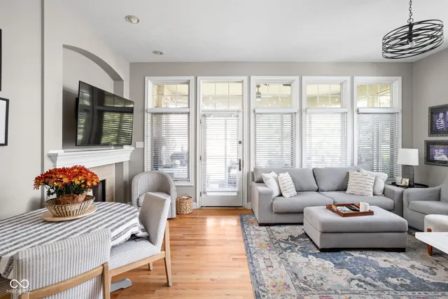 $899,900 | 5152 Logan Lane, Indianapolis, IN 46250