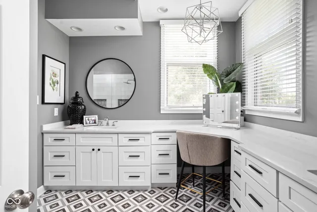 $899,900 | 5152 Logan Lane, Indianapolis, IN 46250