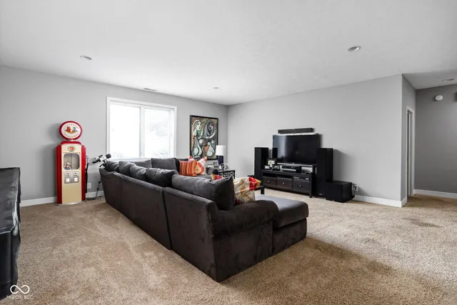 $899,900 | 5152 Logan Lane, Indianapolis, IN 46250