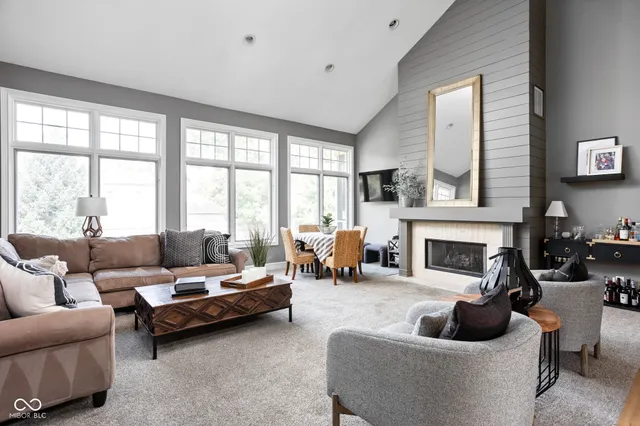 $899,900 | 5152 Logan Lane, Indianapolis, IN 46250