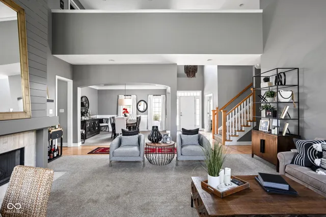$899,900 | 5152 Logan Lane, Indianapolis, IN 46250