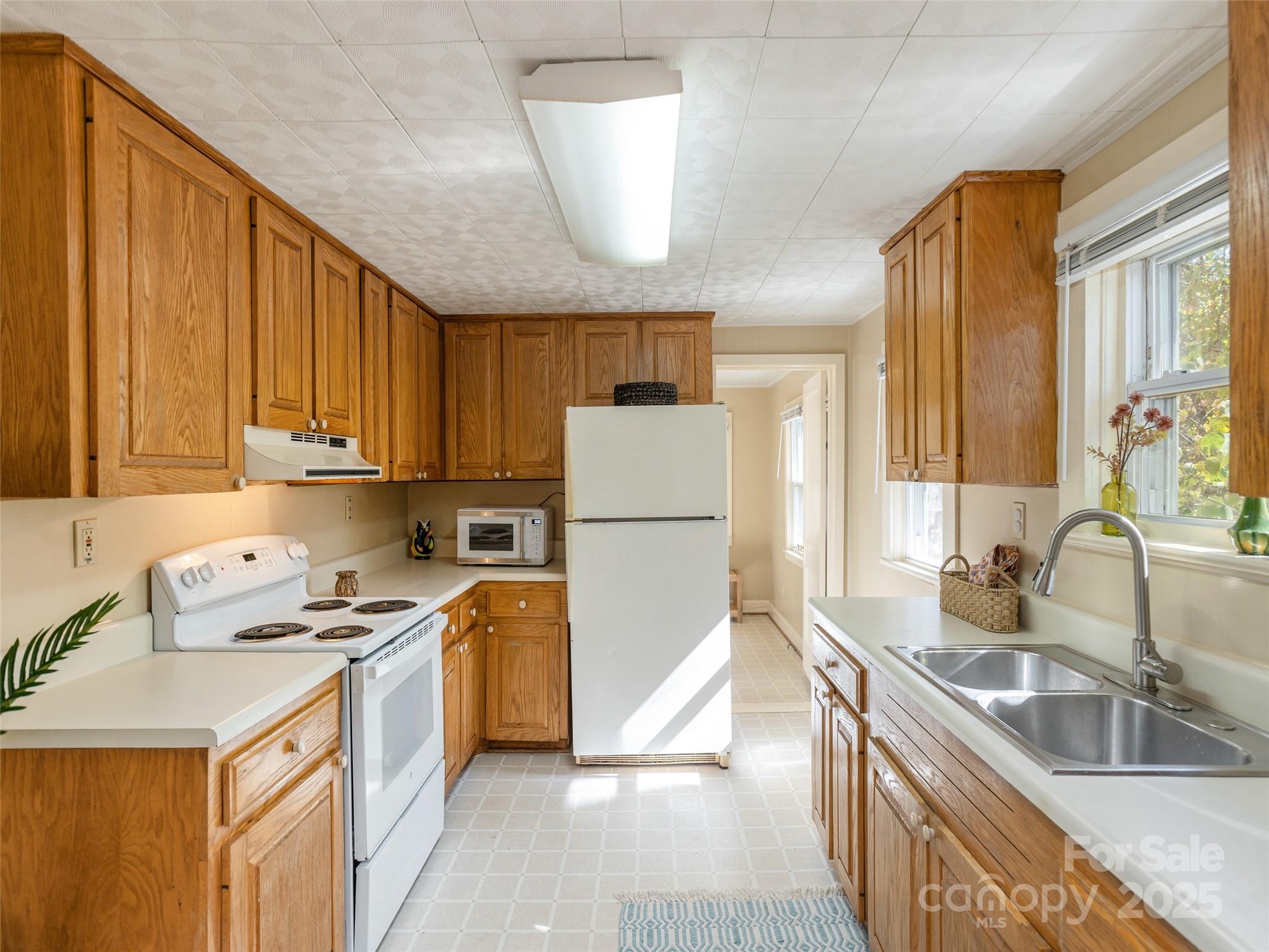 80 Pershing Road Asheville, NC 28805 - Photo 9 of 19 Gallery Image 9