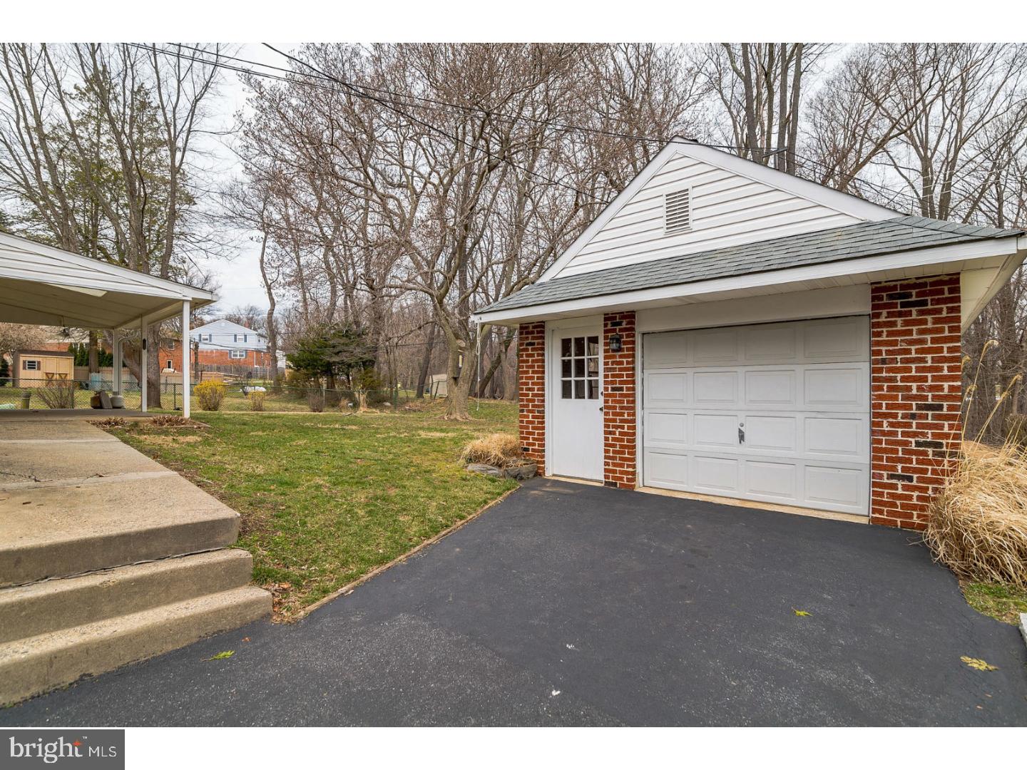 291 Lewis Road Springfield, PA 19064 - Photo 18 of 24 Garage