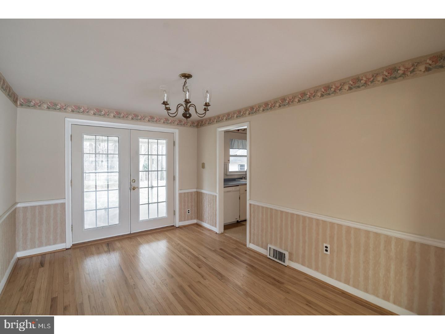 291 Lewis Road Springfield, PA 19064 - Photo 6 of 24 Dining Room