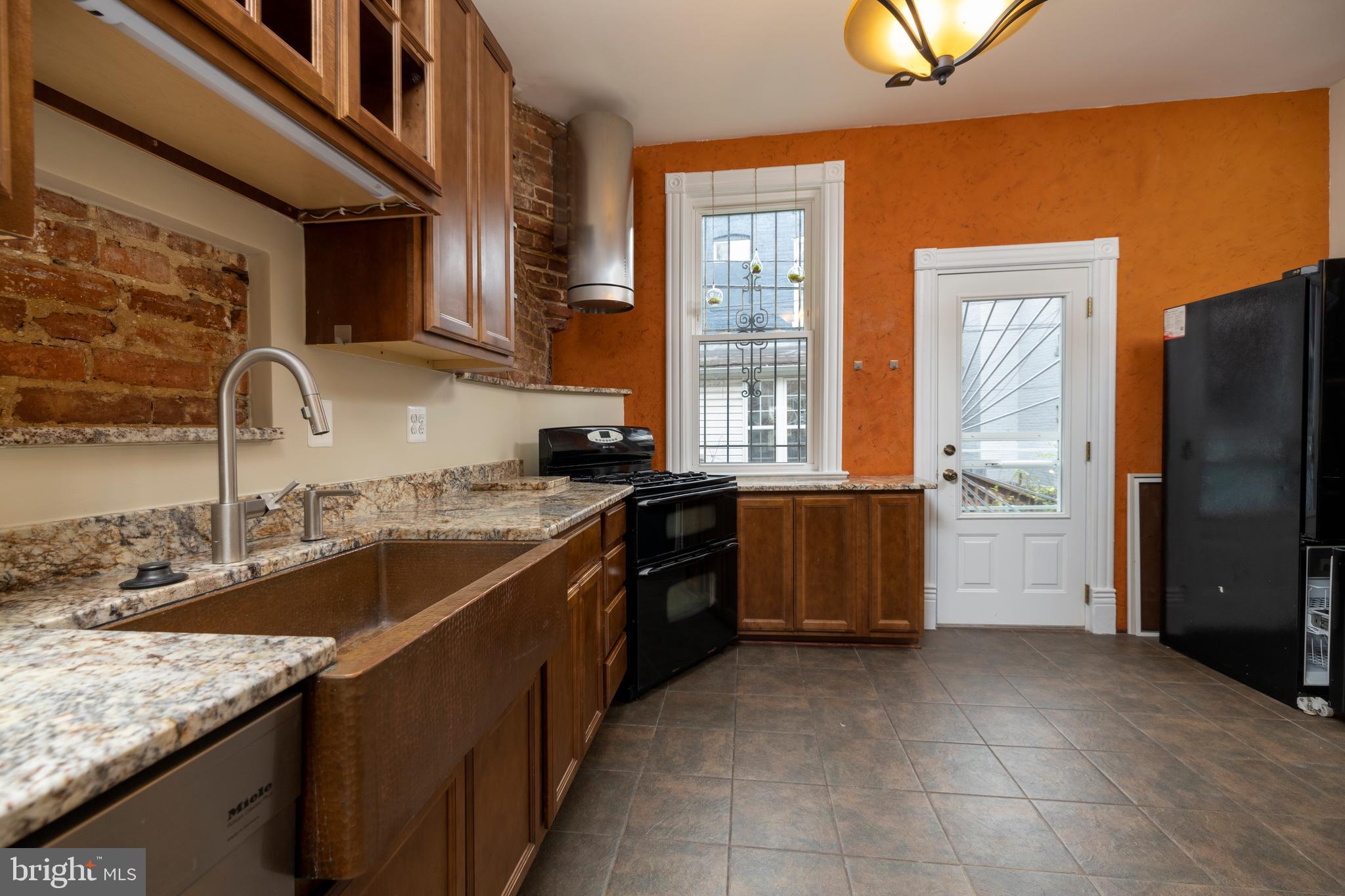 762 Gresham Place Northwest Washington, DC 20001 - Photo 12 of 29