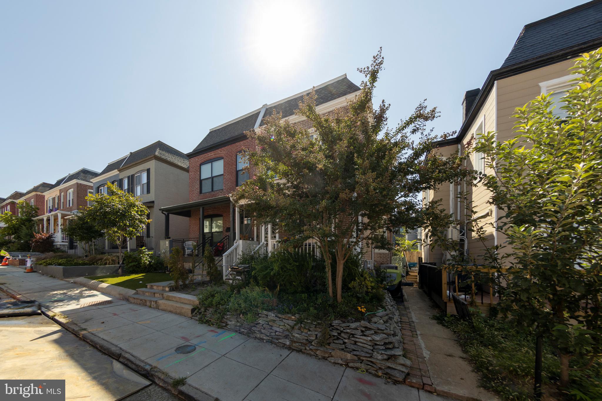762 Gresham Place Northwest Washington, DC 20001 - Photo 3 of 29