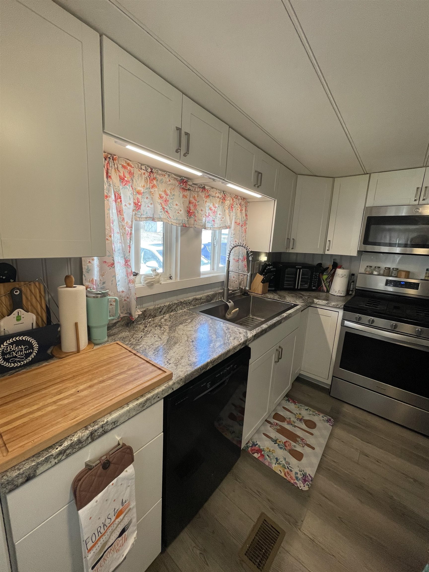 290 Calef Highway, Unit B15 Epping, NH 03042 - Photo 28 of 31