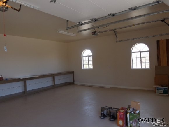 3225 White Cliff Road Kingman, AZ 86409 - Photo 12 of 23 Other House Garage View