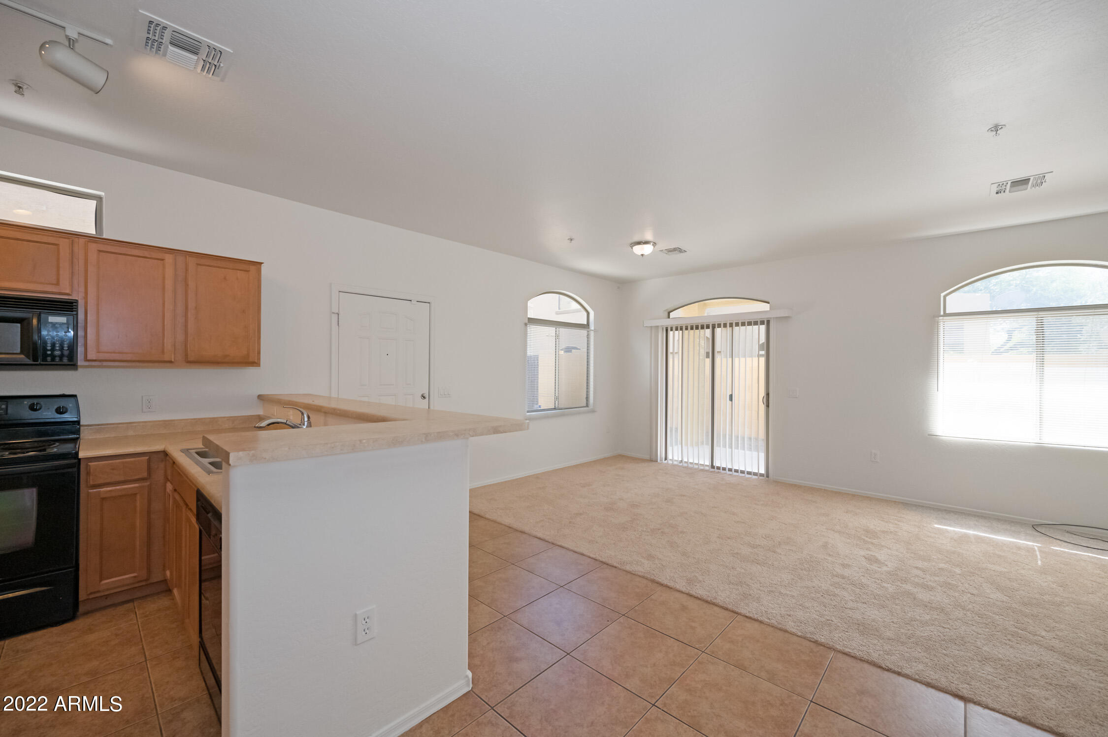 2250 East Deer Valley Drive, Unit 78 Phoenix, AZ 85024 - Photo 5 of 22 ocupix-2250EDVR78-5
