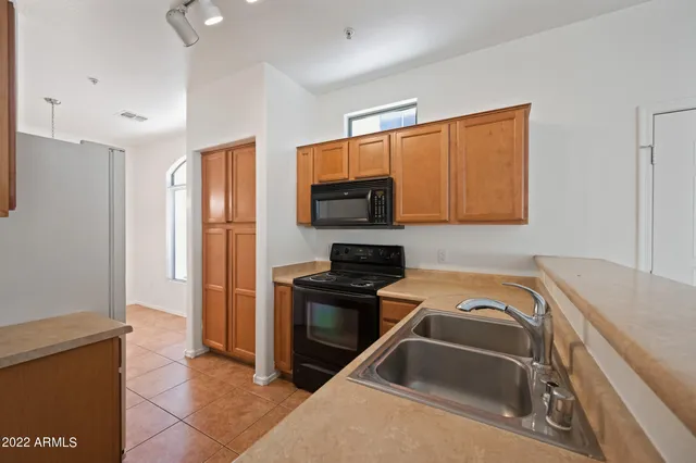 $2,150 | 2250 East Deer Valley Drive, Unit 78, Phoenix, AZ 85024