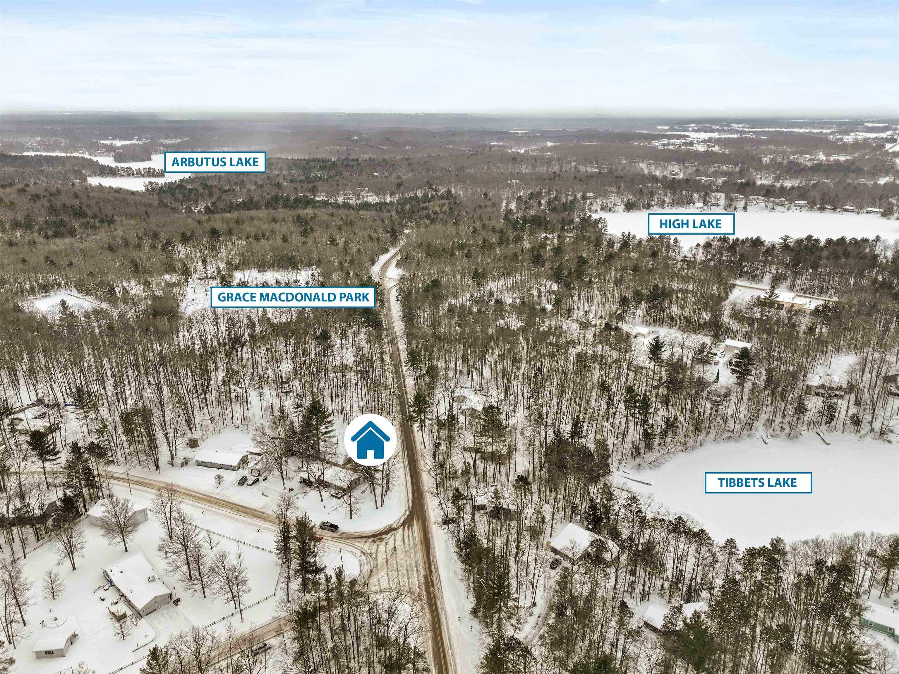 54 Rasho Road Traverse City, MI 49696 - Photo 2 of 34 1930464-2b3d6ea2-338e-436c-aab8-6488520b54ca.JPG