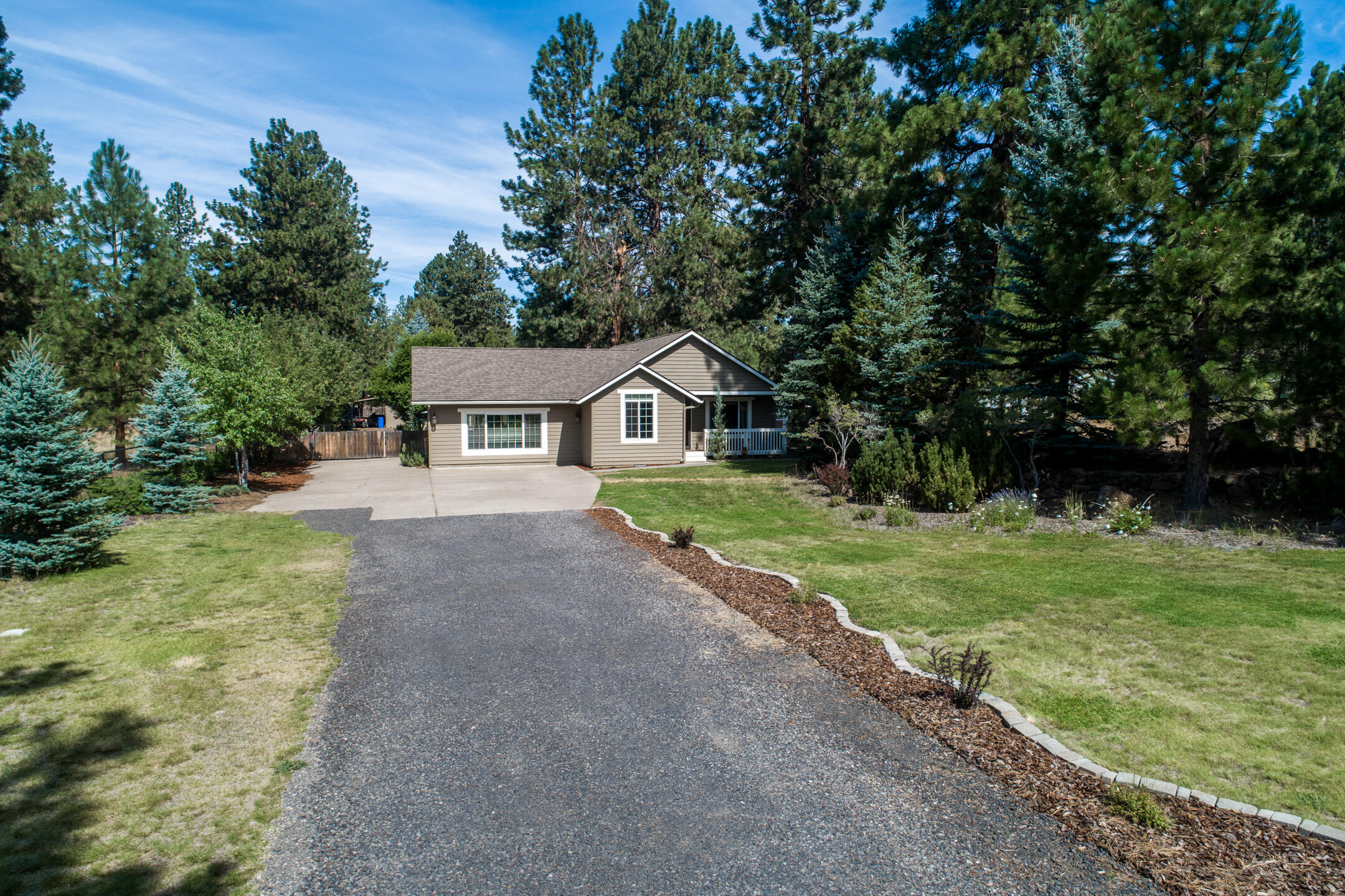 19584 Apache Road Bend, OR 97702 - Photo 42 of 45 2021_08_06_19584_apache_rd-44