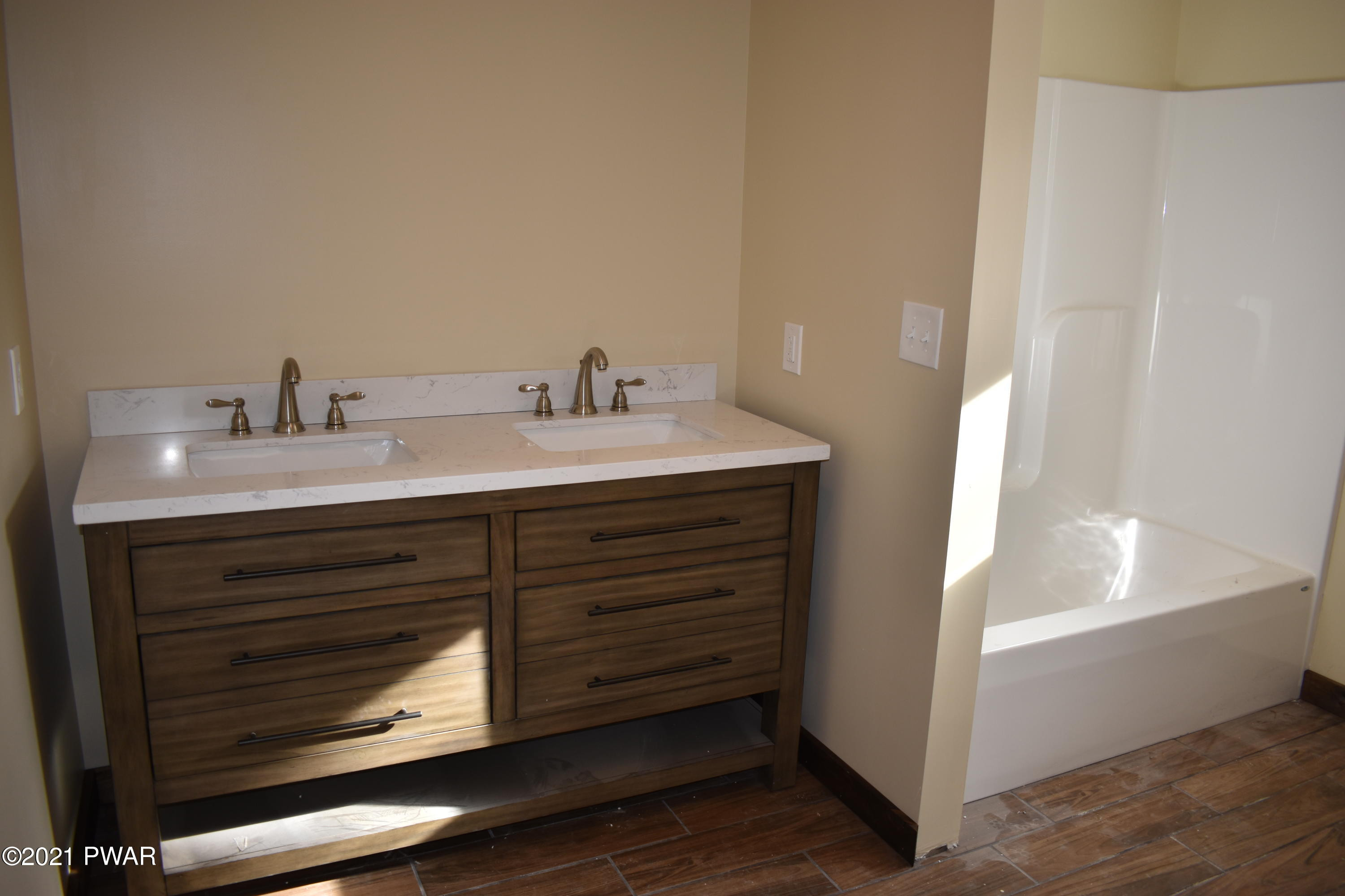 102 Ridge Road Hawley, PA 18428 - Photo 9 of 44