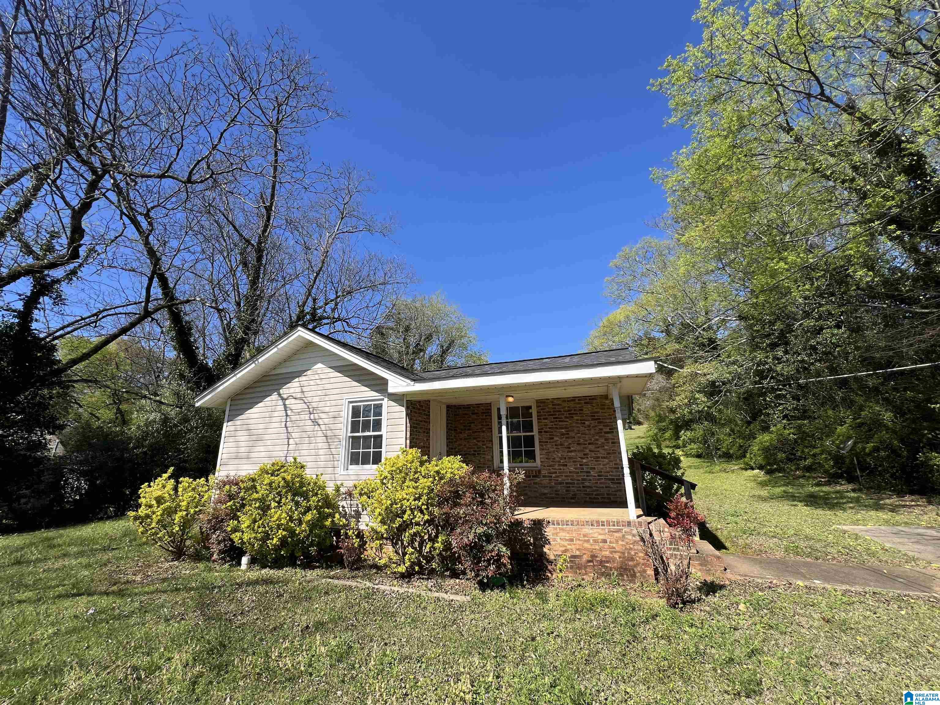 910 McPherson Street Oxford, AL 36203 - Photo 1 of 11