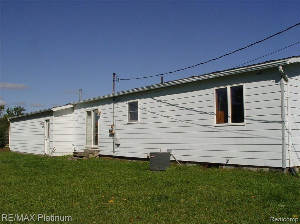 7150 Chilson Road Howell, MI 48843 - Photo 7 of 7 BACK EXTERIOR