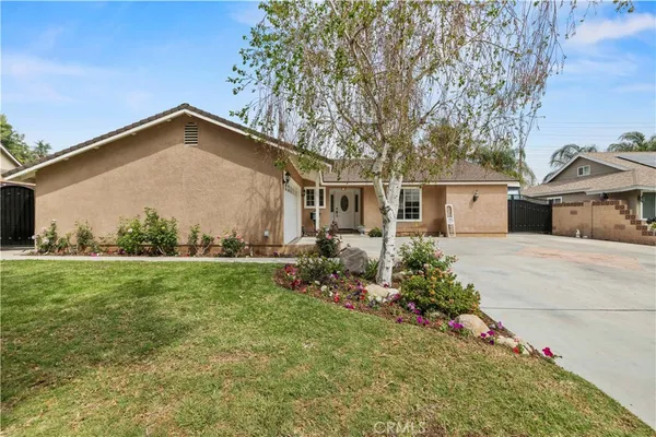 $775,000 | 27816 Ridgegrove Drive, Saugus, CA 91350