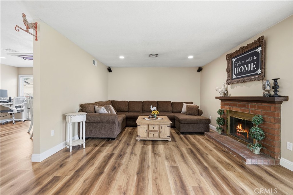 27816 Ridgegrove Drive Saugus, CA 91350 - Photo 26 of 65