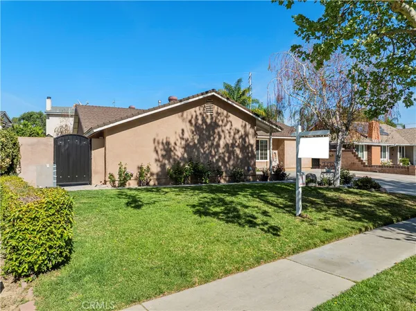 $775,000 | 27816 Ridgegrove Drive, Saugus, CA 91350