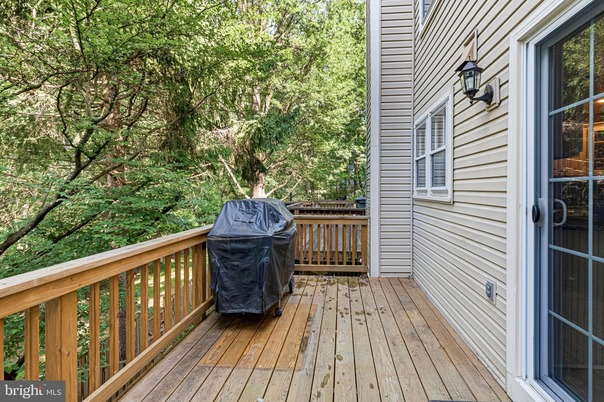 8144 Cliffview Avenue Springfield, VA 22153 - Photo 11 of 37