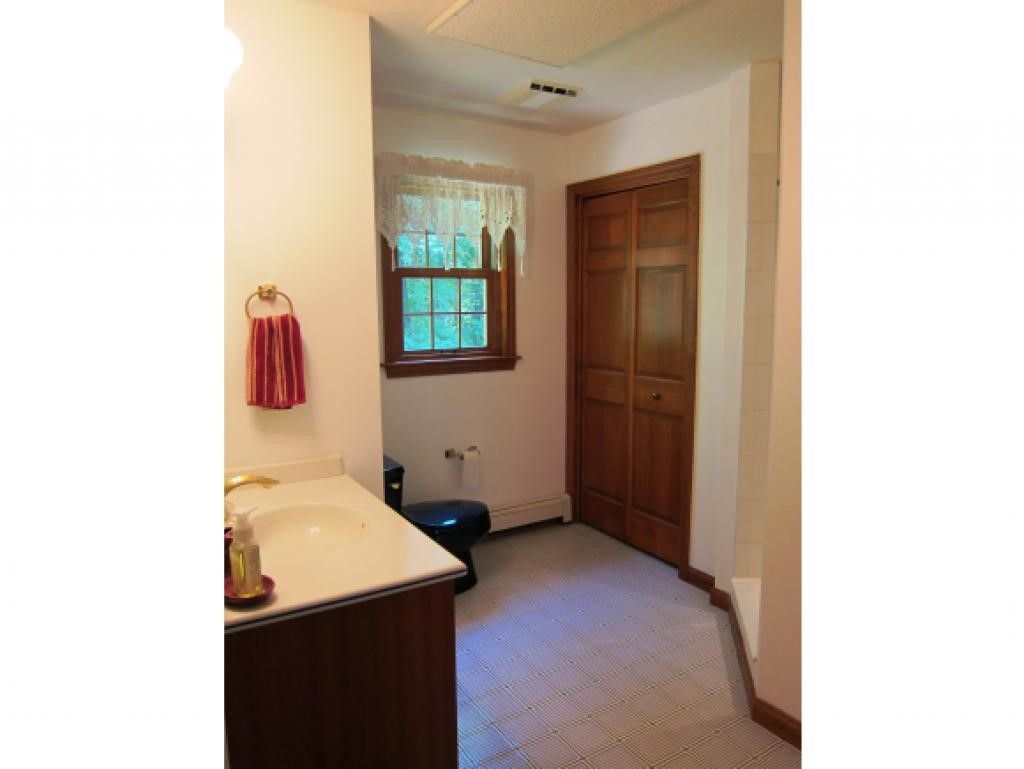 10 Country Farm Road Stratham, NH 03885 - Photo 17 of 32