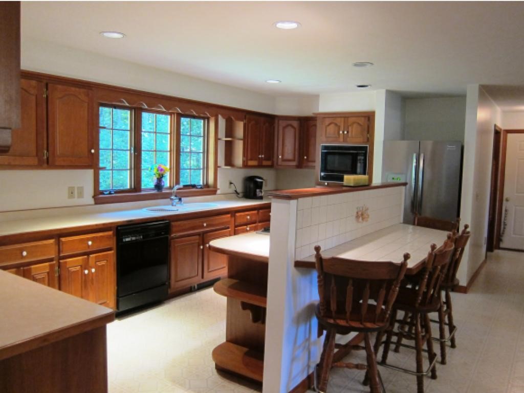 10 Country Farm Road Stratham, NH 03885 - Photo 4 of 32