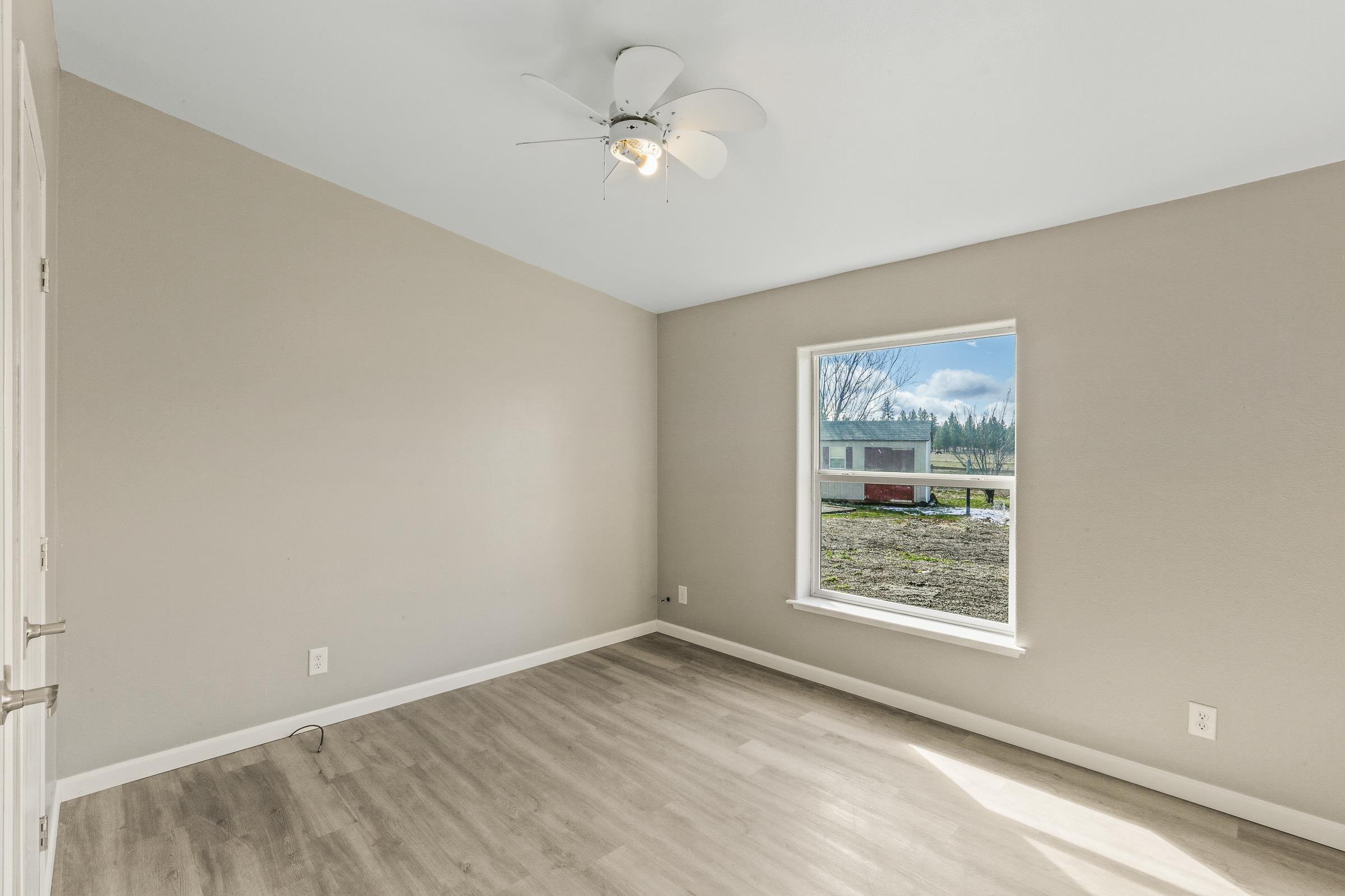 1117 West Paradise Road Spokane, WA 99224 - Photo 15 of 20