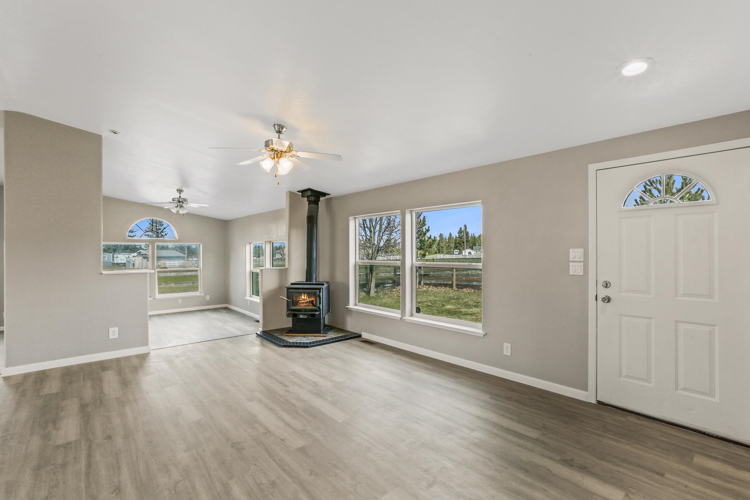 1117 West Paradise Road Spokane, WA 99224 - Photo 3 of 20