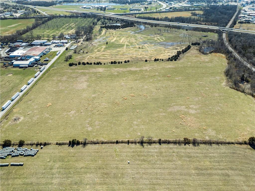 South Click Street Nevada, MO 64772 - Photo 3 of 22