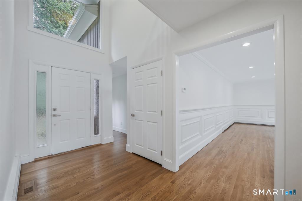 21 Deepwood Road Weston, CT 06883 - Photo 4 of 40 Gallery Image 4