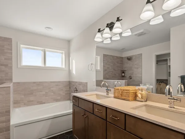 $1,195,000 | 27 Leo Lane, South Burlington, VT 05403