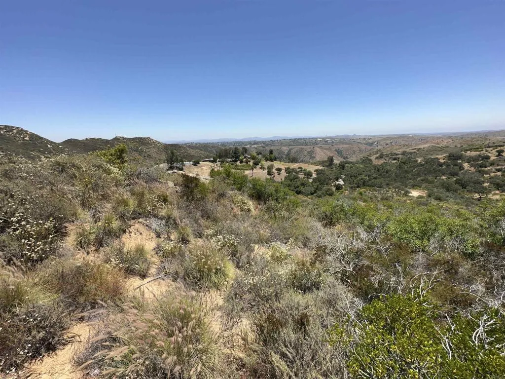 6 Harris Drive Fallbrook, CA 92028 - Photo 32 of 33 a view of a city with lush green forest