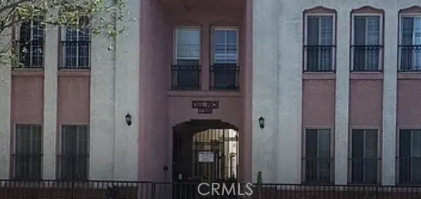 $299,998 | 1738 East 4th Street, Long Beach, CA 90802