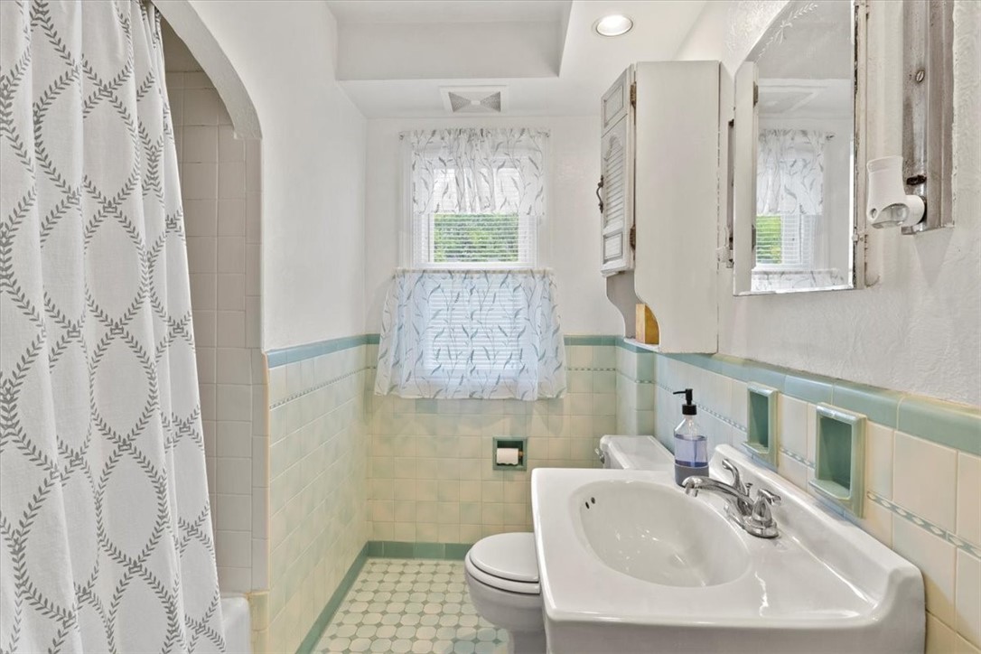 62 Mayfair Drive Irondequoit, NY 14617 - Photo 13 of 37