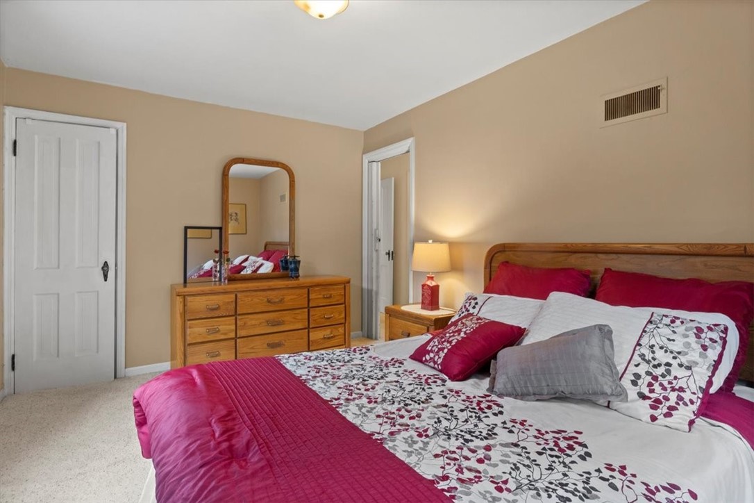 62 Mayfair Drive Irondequoit, NY 14617 - Photo 16 of 37