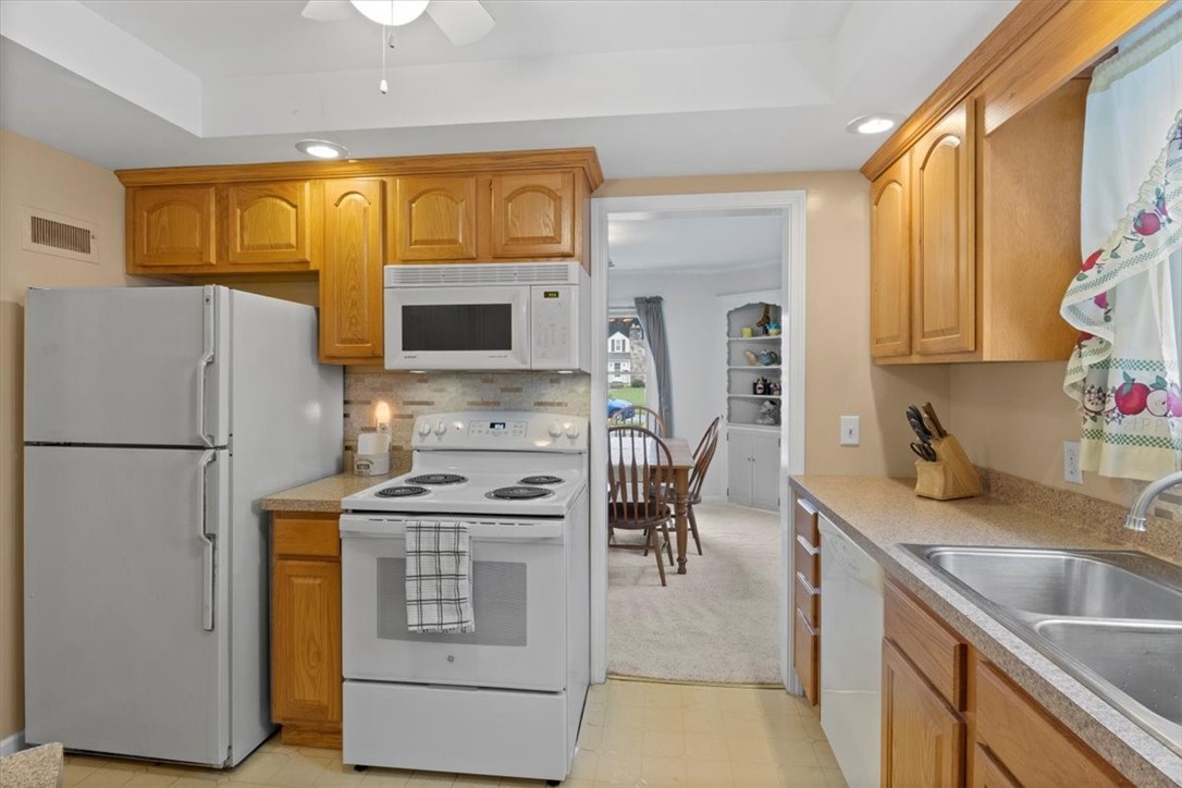 62 Mayfair Drive Irondequoit, NY 14617 - Photo 10 of 37