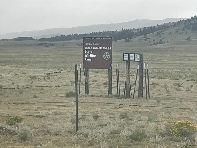 a picture of a bathroom