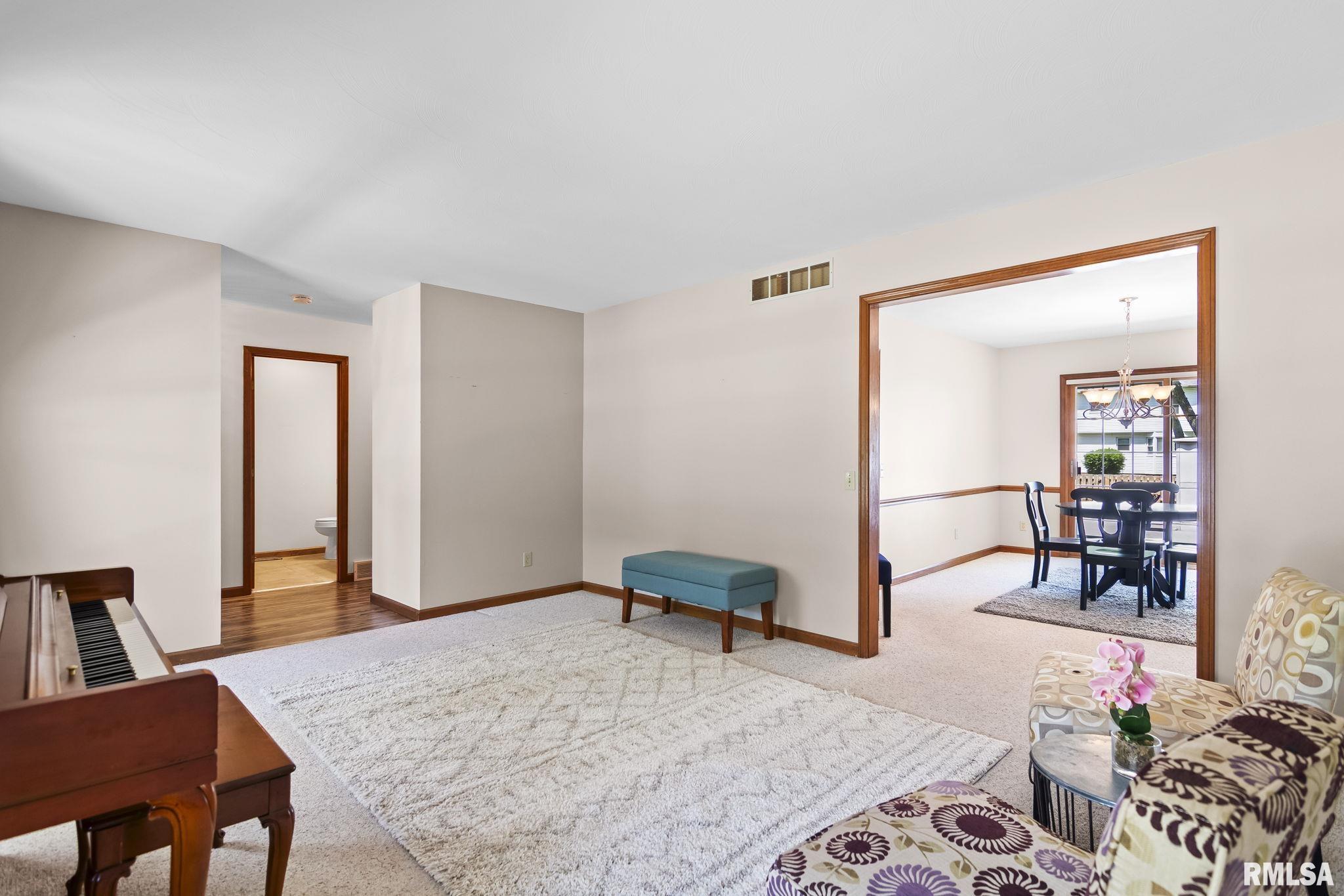 2529 Wydown Avenue Springfield, IL 62704 - Photo 6 of 52