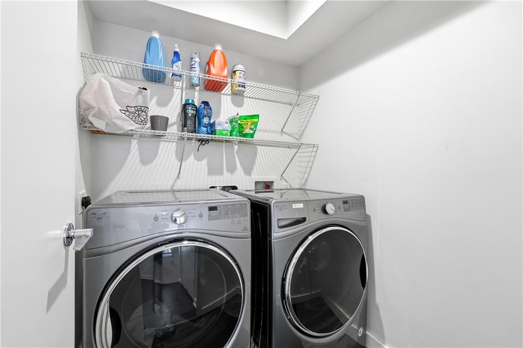 225 Crumley Street Southwest Atlanta, GA 30312 - Photo 14 of 23 a utility room with dryer and washer