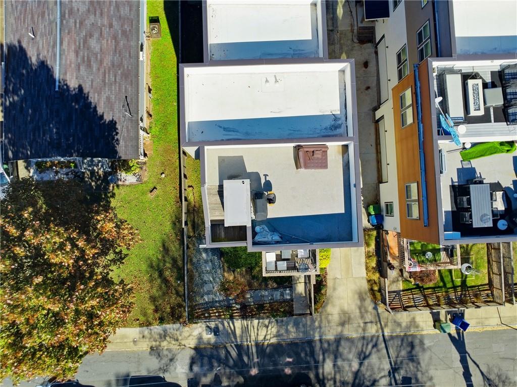 225 Crumley Street Southwest Atlanta, GA 30312 - Photo 21 of 23 a front view of a building with street view