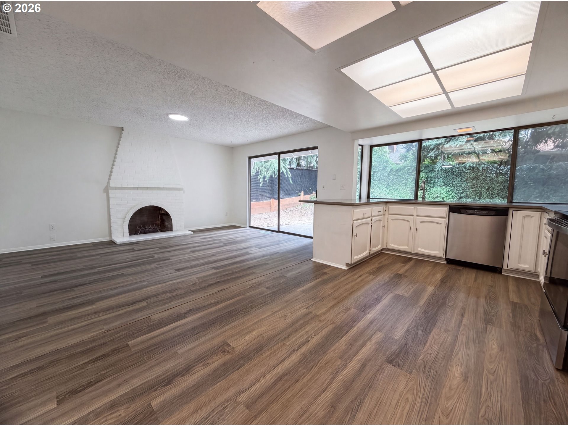3755 Southwest 4th Street Gresham, OR 97030 - Photo 12 of 16