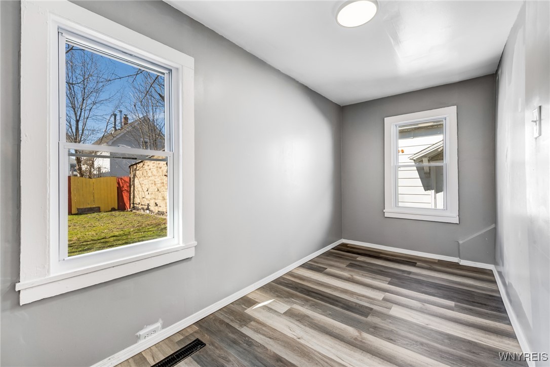 34 Rogers Avenue Buffalo, NY 14211 - Photo 23 of 47