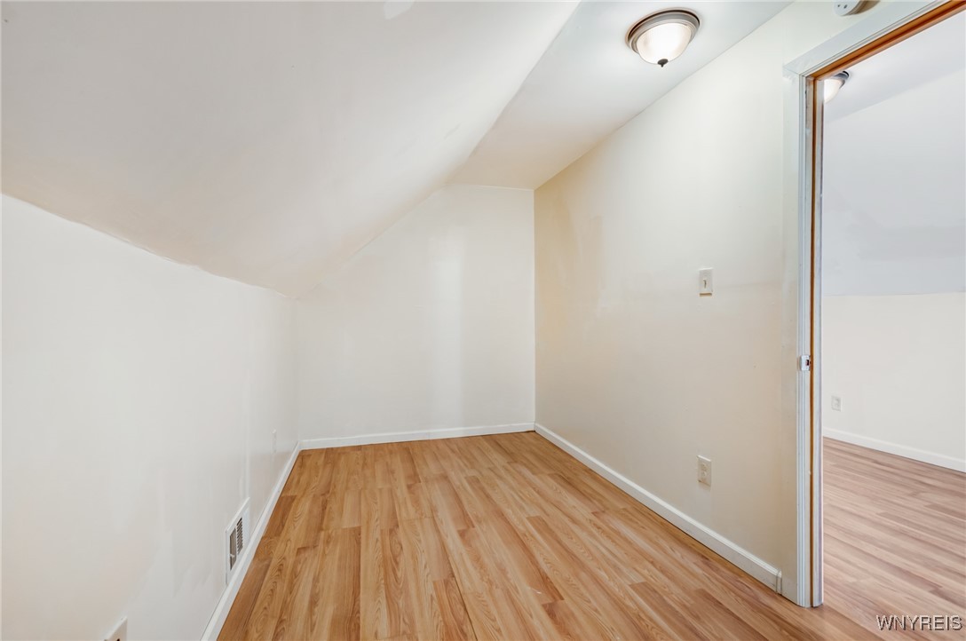 34 Rogers Avenue Buffalo, NY 14211 - Photo 35 of 47