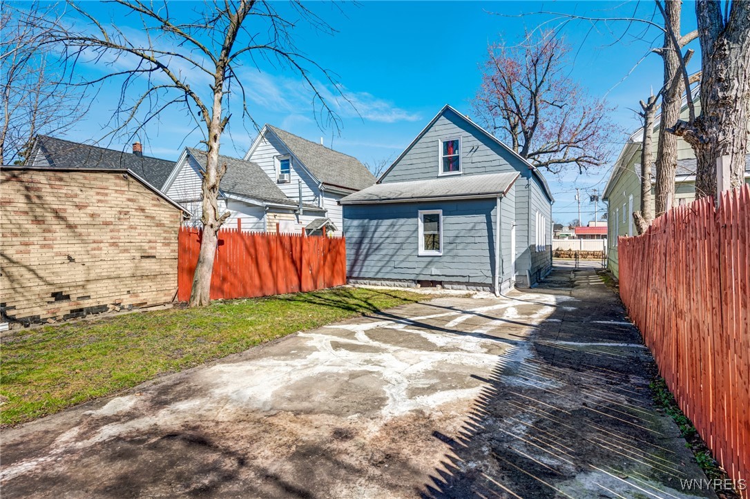 34 Rogers Avenue Buffalo, NY 14211 - Photo 45 of 47